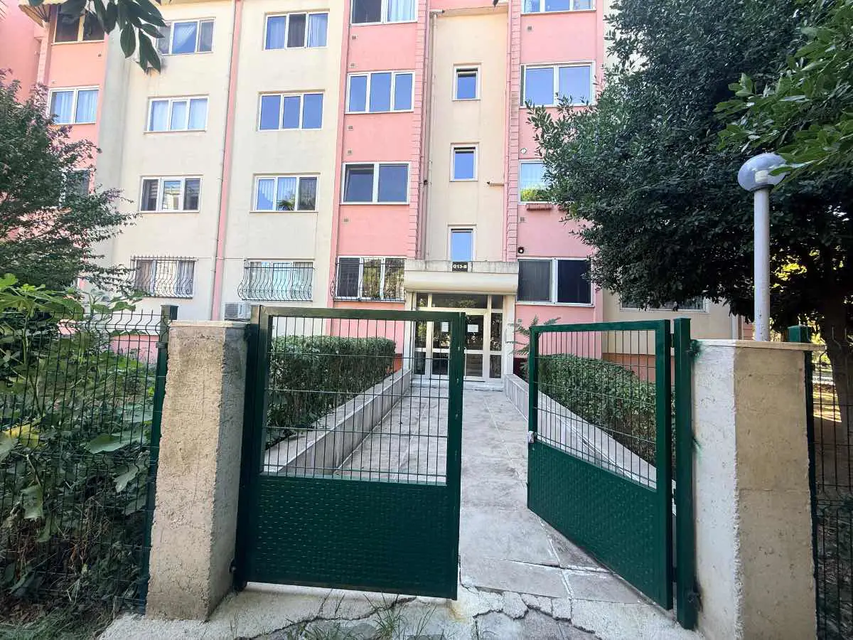 YAHYA KAPTAN G BLOKLARDA KİRALIK 2+1 ARAKAT DAİRE