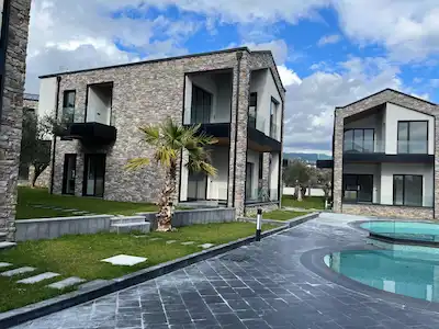 GREEN GOLD VİLLAS SİTESİHUZUR VE KALİTEYİ BİR ARADA ARAYANLAR İÇİN EŞSİZ BİR TERCİH.