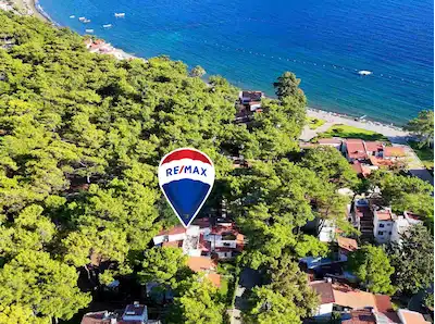 DATÇA AKTUR'DA DENİZE ÇOK YAKIN SATILIK BAHÇE KATI PAPATYA