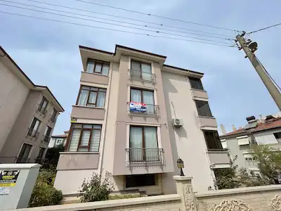 AYVALIK ALI ÇETINKAYA MAHALLESINDE SATILIK 2+1 DAIRE
