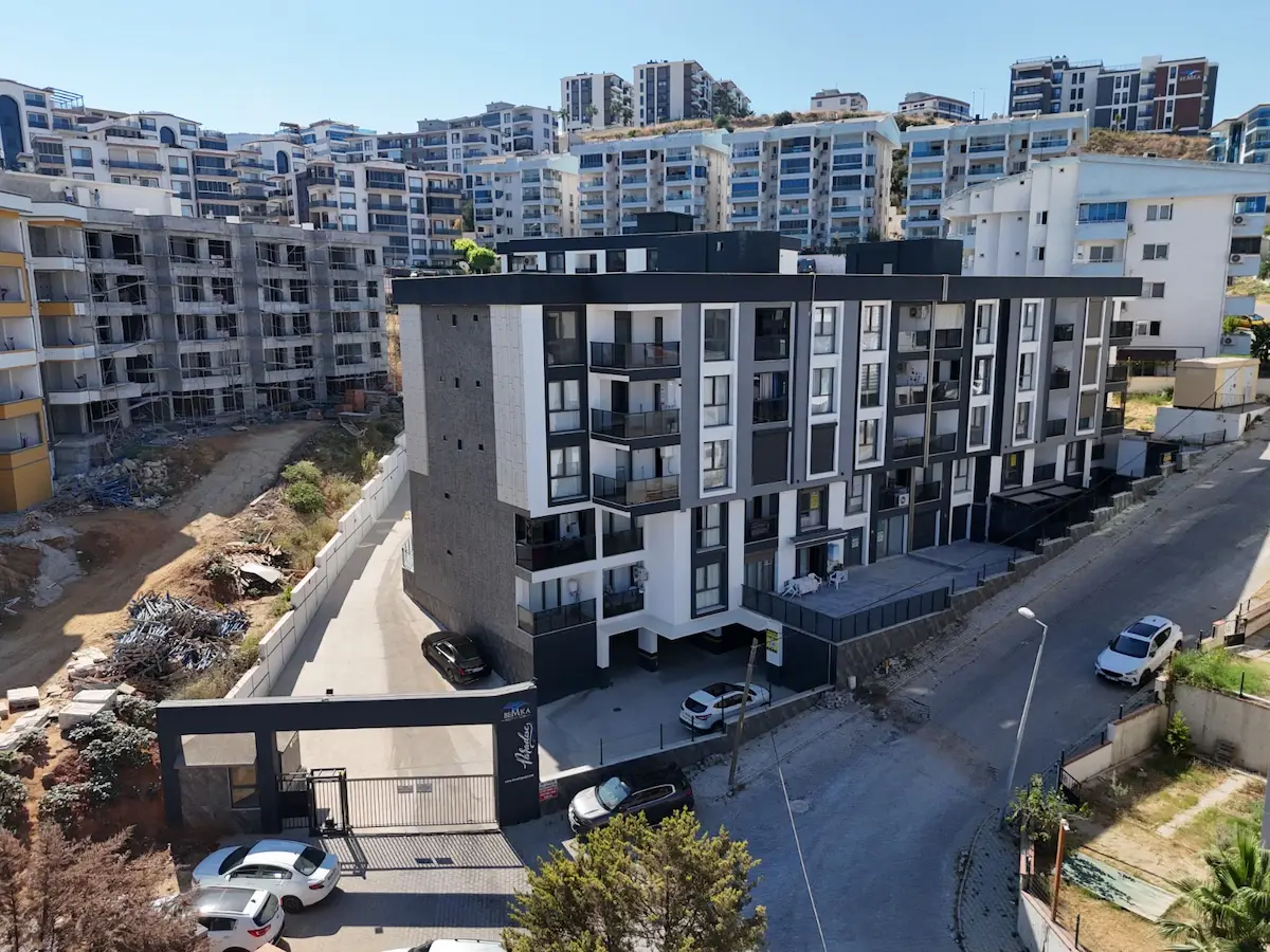 KUŞADASI BEMKA PARADİSE’DA SATILIK 1+1 DAİRE