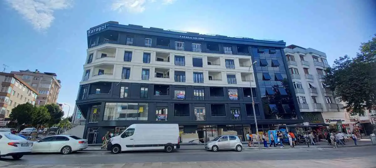 MALTEPE FEYZULLAH MAH. BAĞDAT CADDESİNE CEPHELİ 75 M² NET 2+1 2