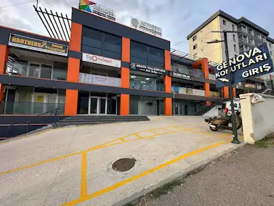 GENOVA İŞ MERKEZİ |  KEREM AYGÜN KOLEJİ KARŞISINDA | GENİŞ CEPHE VE KULLANIM ALANLI AÇIK OTOPARKLI