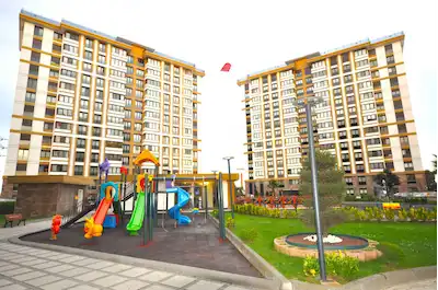 METRO YANINDA LÜKS YAŞAM KONFORLU KASRI LENA SİTESİNDE GENİŞ 2+1