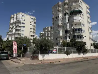 GÜRSU’DA SİTE İÇERİSİNDE ARA KAT DOĞALGAZLI 3+1 KİRALIK DAİRE