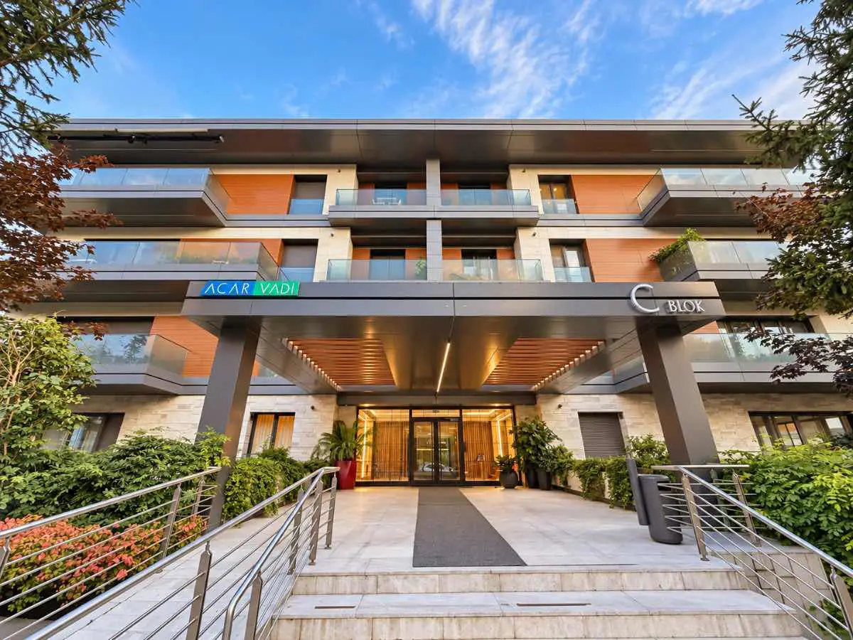 REMAX7TEPE'DEN ACARKENT ACARVADİ EVLERİNDE 4+1 DAİRE