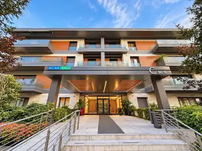 REMAX7TEPE'DEN ACARKENT ACARVADİ EVLERİNDE 4+1 DAİRE
