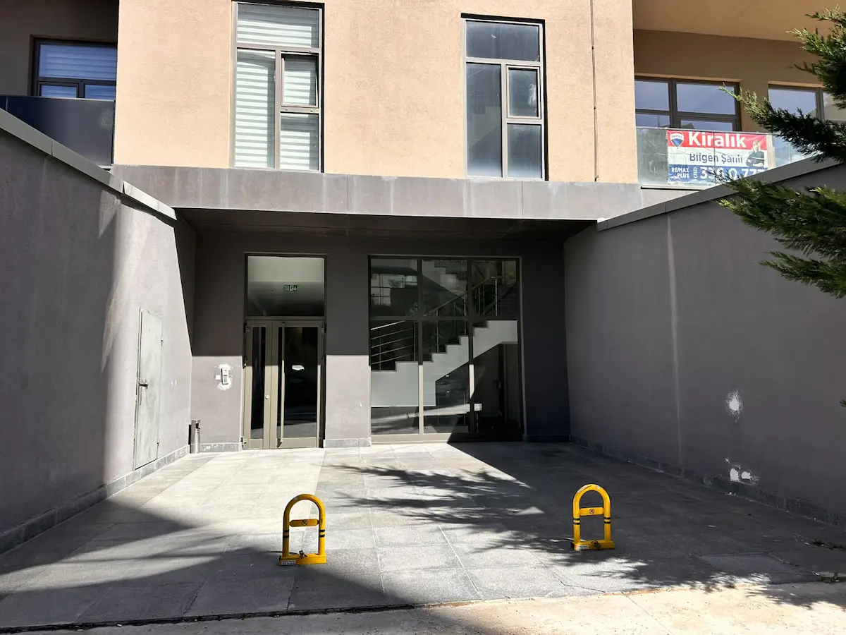 ODAK İNCEK'TE KIRALIK - HEM OFIS HEM KONUT KULLANIMINA UYGUN 2+1