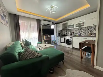 YALI MAHALLESINDE MARMARA YÜRÜME MESAFESINDE FULL EŞYALI 1+1 KIRALIK DAIRE