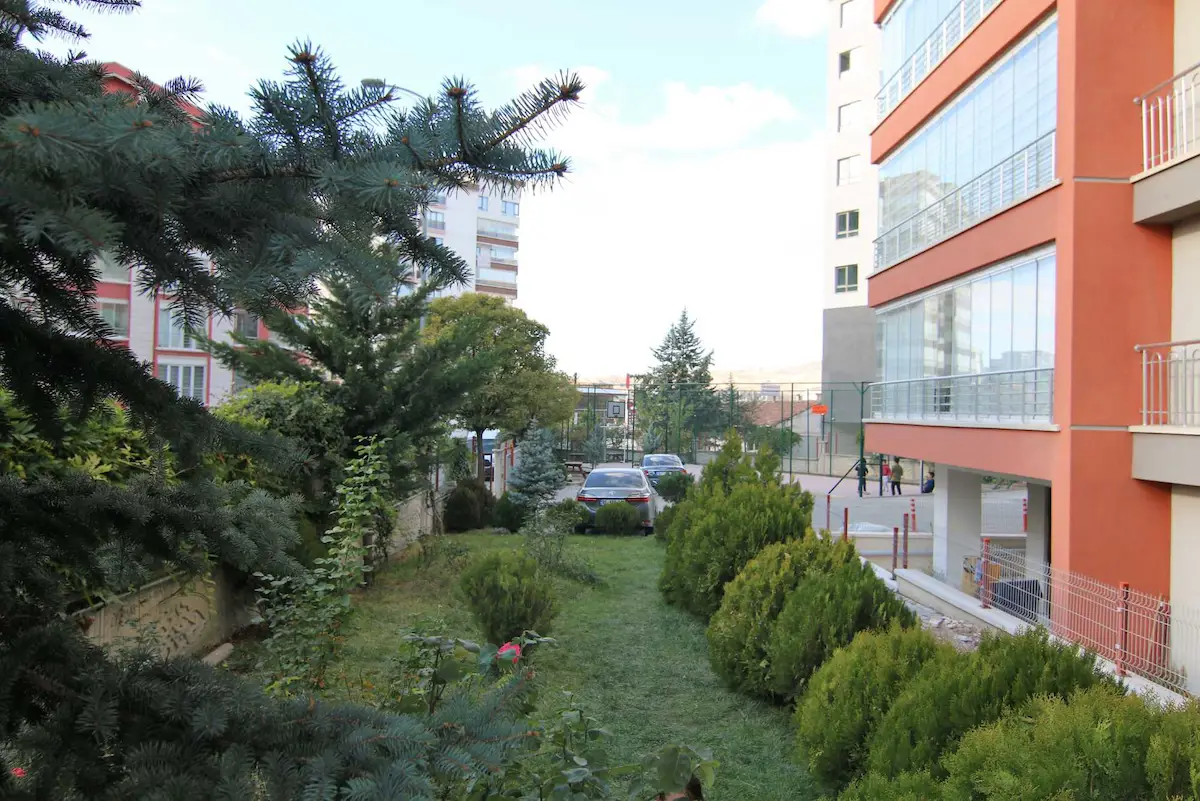 ANKARA YENİMAHALLE AŞAĞI YAHYALAR 'DA SATILIK 4+1 DAİRE