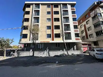 BAHÇELİEVLER KOCASİNAN MERKEZ’DE YENİ, BAHÇE KULLANIMLI 2+1 KİRALIK DAİRE