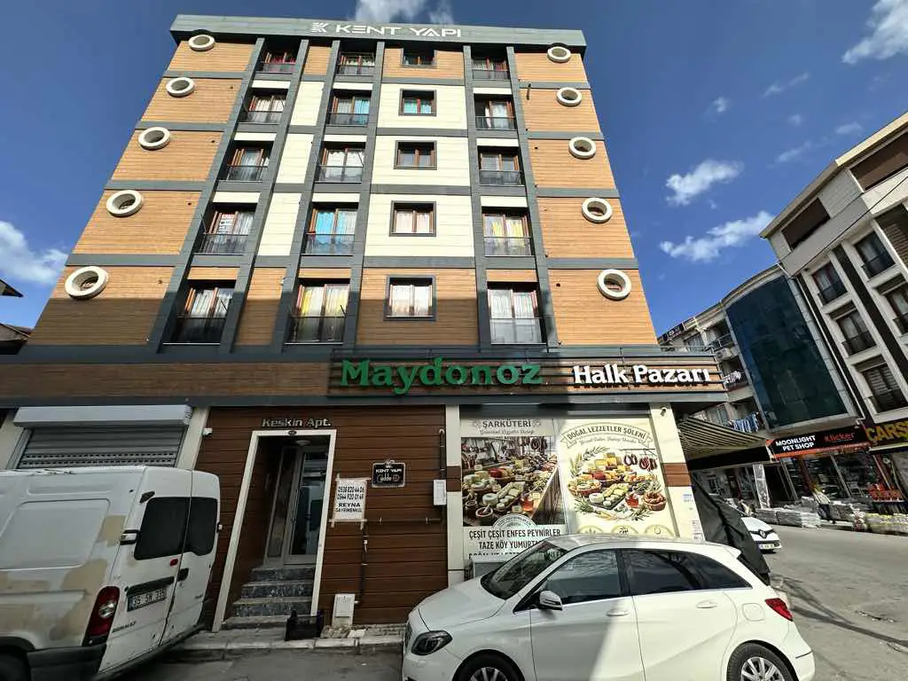 İZMİR BUCA’DA MERKEZİ KONUMLU EŞYALI 1+1 KİRALIK DAİRE