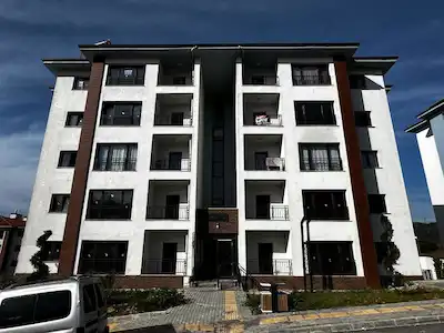 İZMIT SEPETÇI PINAR TOKİ’DE ORMAN MANZARALI, KIRALIK 2+1 DAIRE