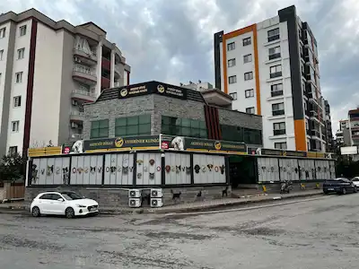 REMAX TOROS'TAN 34. CD CEPHELİ 4 KATLI 1000 M2 KÖŞE BAŞI İŞYERİ