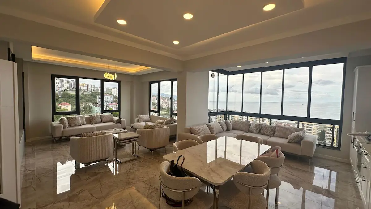 BEŞİRLİ'DE DENİZ MANZARALI LÜKS SIFIR EŞYALI 2+1 SATILIK DAİRE