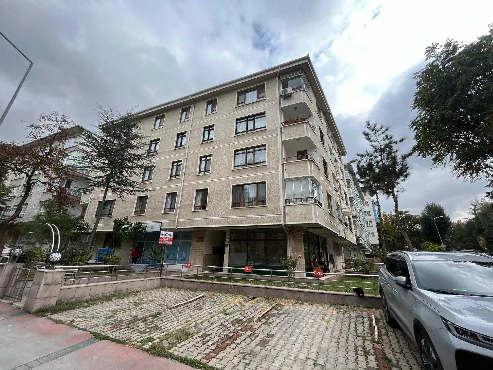 AYRANCI'DA SATILIK 3+1 DAIRE KÖŞE KONUM