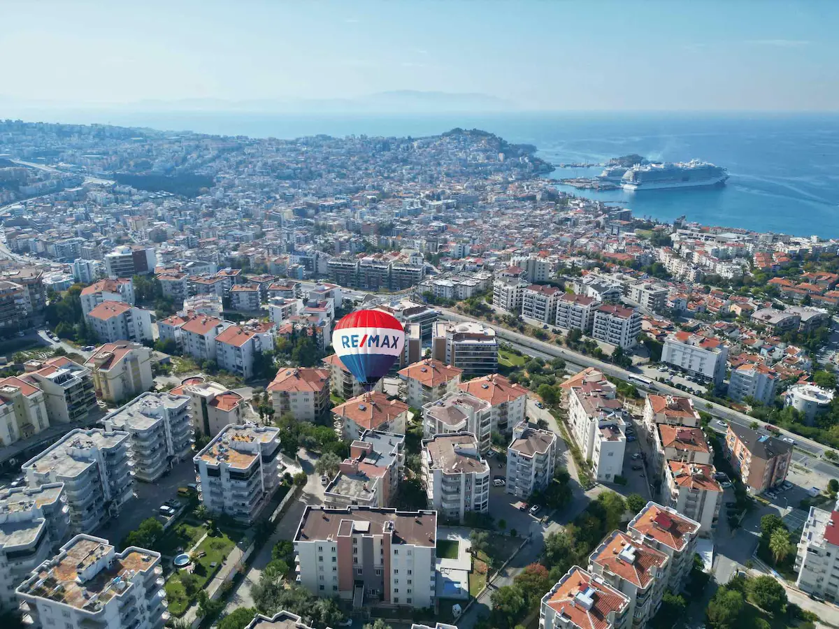 KUŞADASI EGE MH. SEÇER SİTESİ’NDE SATILIK 3+1 DAİRE