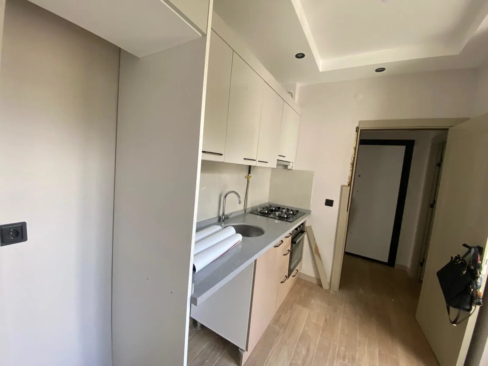 REMAX MOD'DAN ÇAMLICA'DA KİRALIK 2+0
