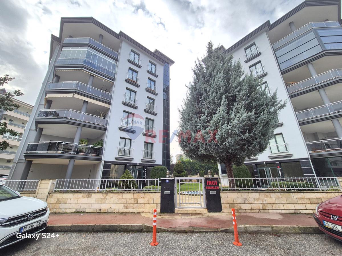 Remax Model Denizli'den Servergazi İnci Konakları'nda 4+1 Satılık Daire