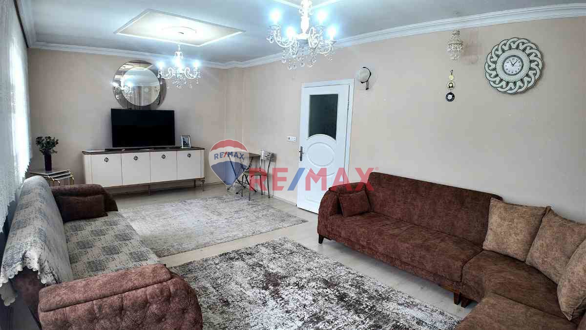 RE/MAX İNCİ'DEN KUVA-İ MİLLİYE'DEN SATILIK TRİPLEKS MÜSTAKİL EV 