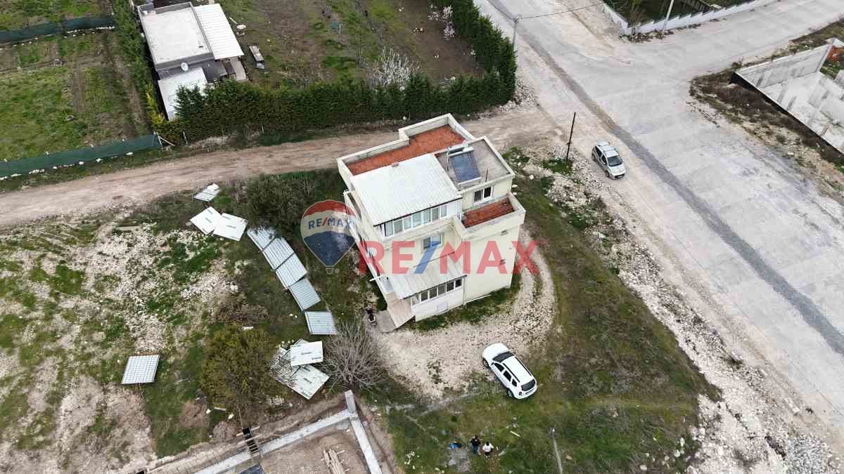 RE/MAX İNCİ'DEN KUVA-İ MİLLİYE'DEN SATILIK TRİPLEKS MÜSTAKİL EV 