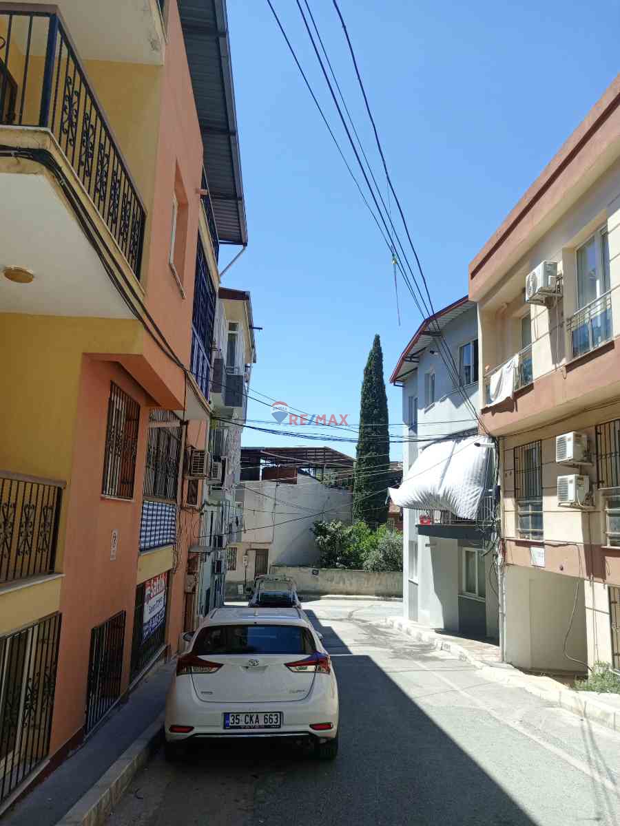 BUCA ATATÜRK MAH. GENİŞ 2+1 SATILIK DAİRE