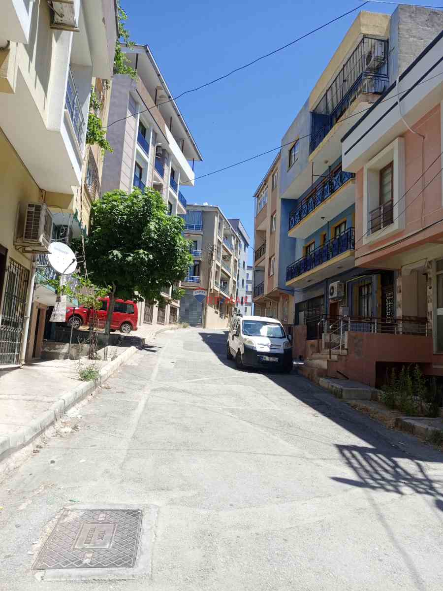 BUCA ATATÜRK MAH. GENİŞ 2+1 SATILIK DAİRE