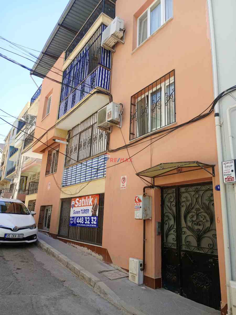 BUCA ATATÜRK MAH. GENİŞ 2+1 SATILIK DAİRE