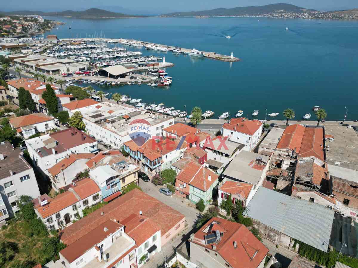 AYVALIK MACARON’DA SATILIK BAHÇELİ, 2+1 TARİHİ TAŞ EV