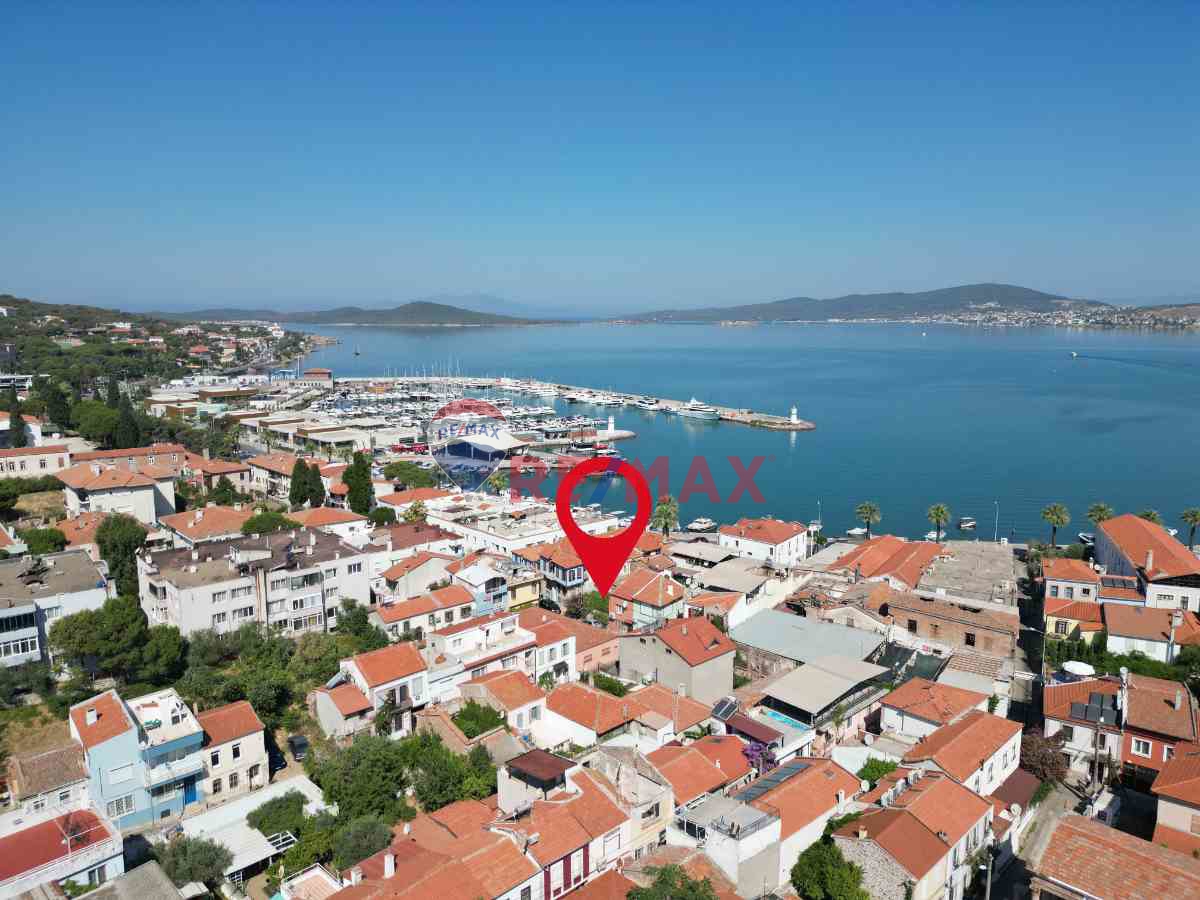 AYVALIK MACARON’DA SATILIK BAHÇELİ, 2+1 TARİHİ TAŞ EV