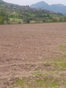 BİLECİK GÖLPAZARI ARICAKLAR KÖYÜNDE SATILIK 1446 M2 TARLA