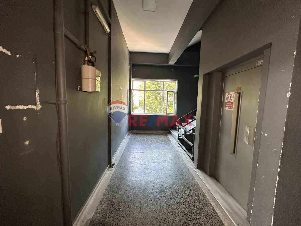 BAHÇELIEVLER YENIBOSNADA 1000 M² KIRALIK FABRIKA KATI