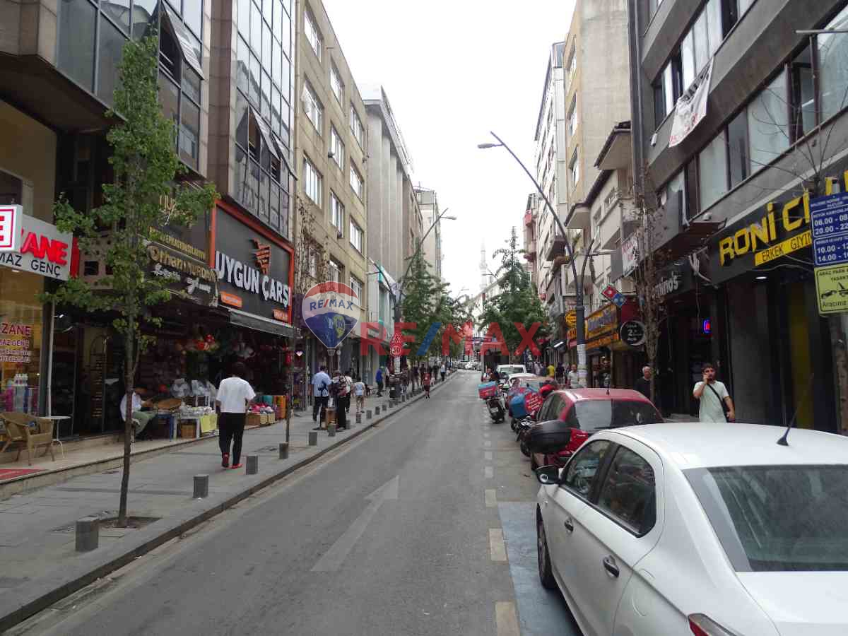 KAĞITHANE ÇAĞLAYAN MAH. ÇAYIRBAŞI SOKAK'DA 3+1  KOMBİLİ  ASANSÖRLÜ  KİRALIK DAİRE