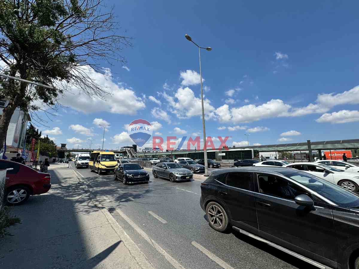 RE/MAX GELİŞİM'DEN AVCILAR E-5 YANI KOMPLE SATILIK BİNA