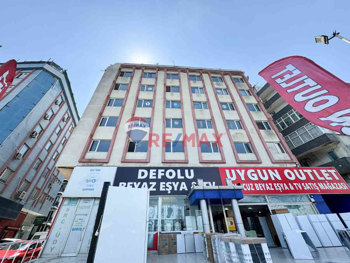 RE/MAX GELİŞİM'DEN AVCILAR E-5 YANI KOMPLE SATILIK BİNA