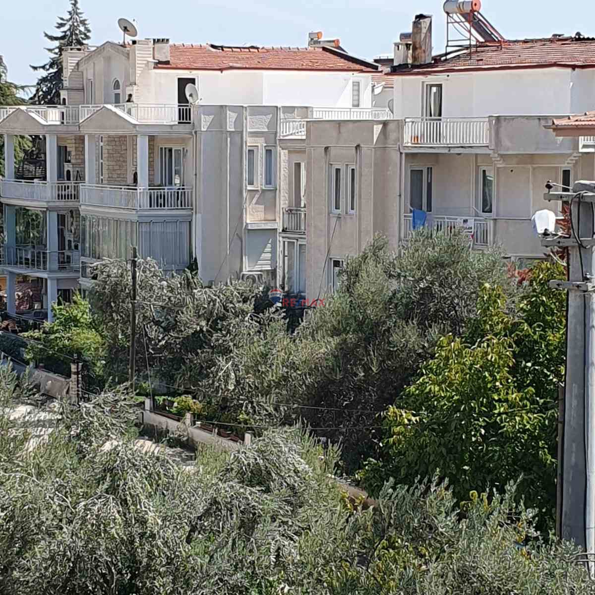 ALTINOLUK'TA DOĞA MANZARALI SITE IÇERISINDE SATILIK DUBLEKS 