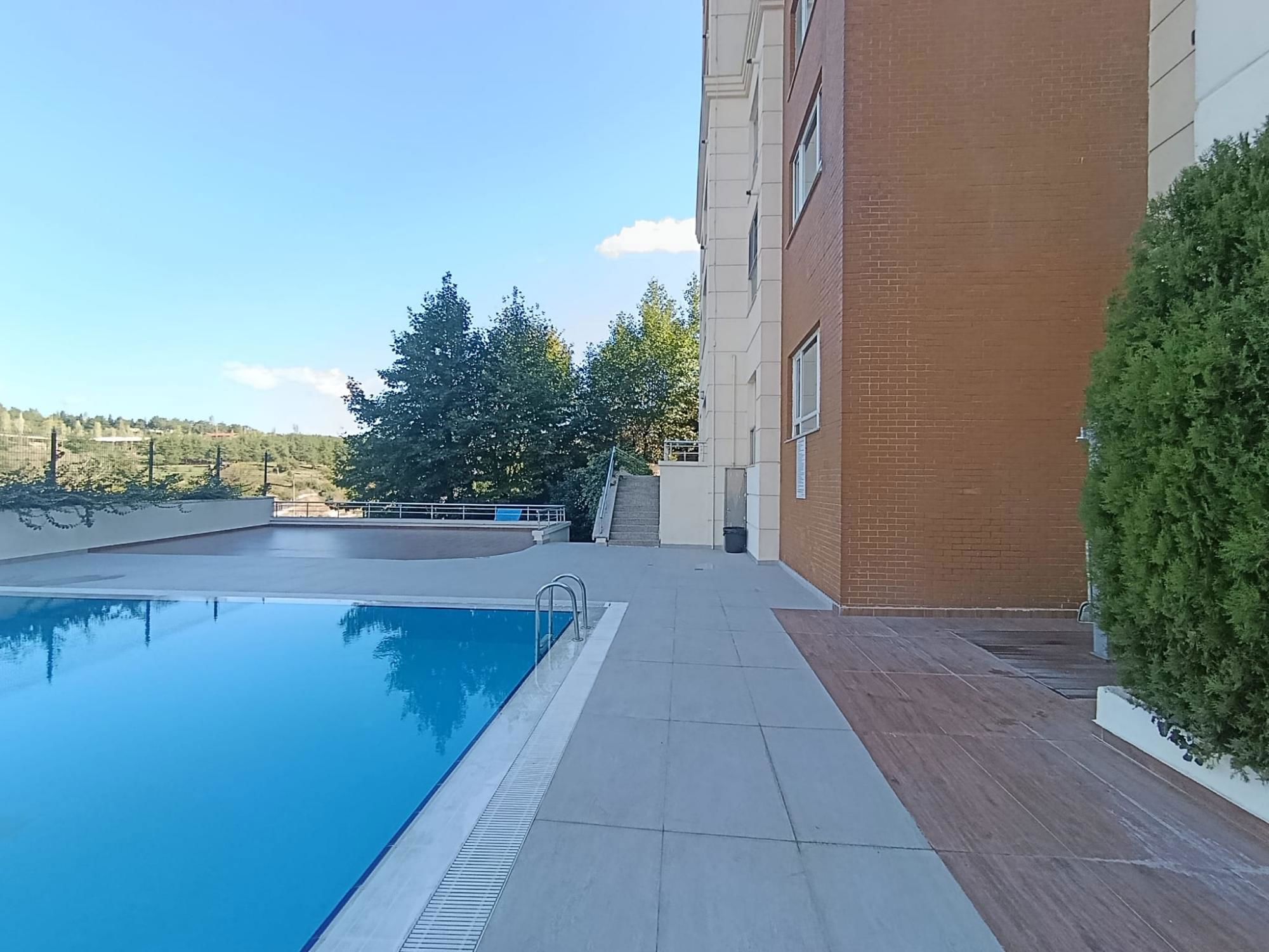 KENT PLUS REZIDENCE'DE MANZARALI,GENIŞ METREKARELI SATILIK 2+1