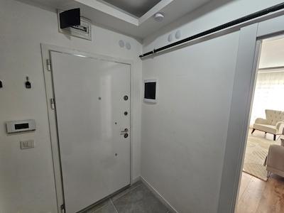 YILDIZTEPE MAHALLESINDE UYGUN FIYATLI LÜKS 6+1 DUBLEKS DAIRE