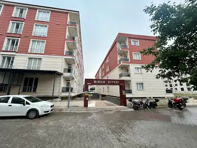 REMAX LAND'DEN BİRUN SİTESİNDE EŞYALI 1+1 SATILIK DAİRE
