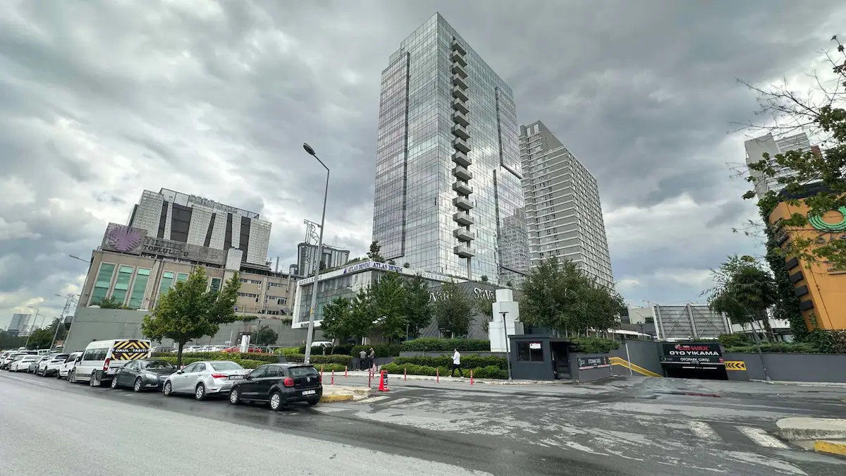 NUROL PARK PLAZA'DA LÜKS DEKORASYONLU 910M2 KIRALIK OFIS-BÜRO