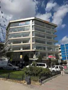 GÜNGÖREN SANAYİ MAH’DA KALE CENTER KARŞISI, TRAMVAYA YAKIN 150 M² SIFIR PLAZA KATI OFİS