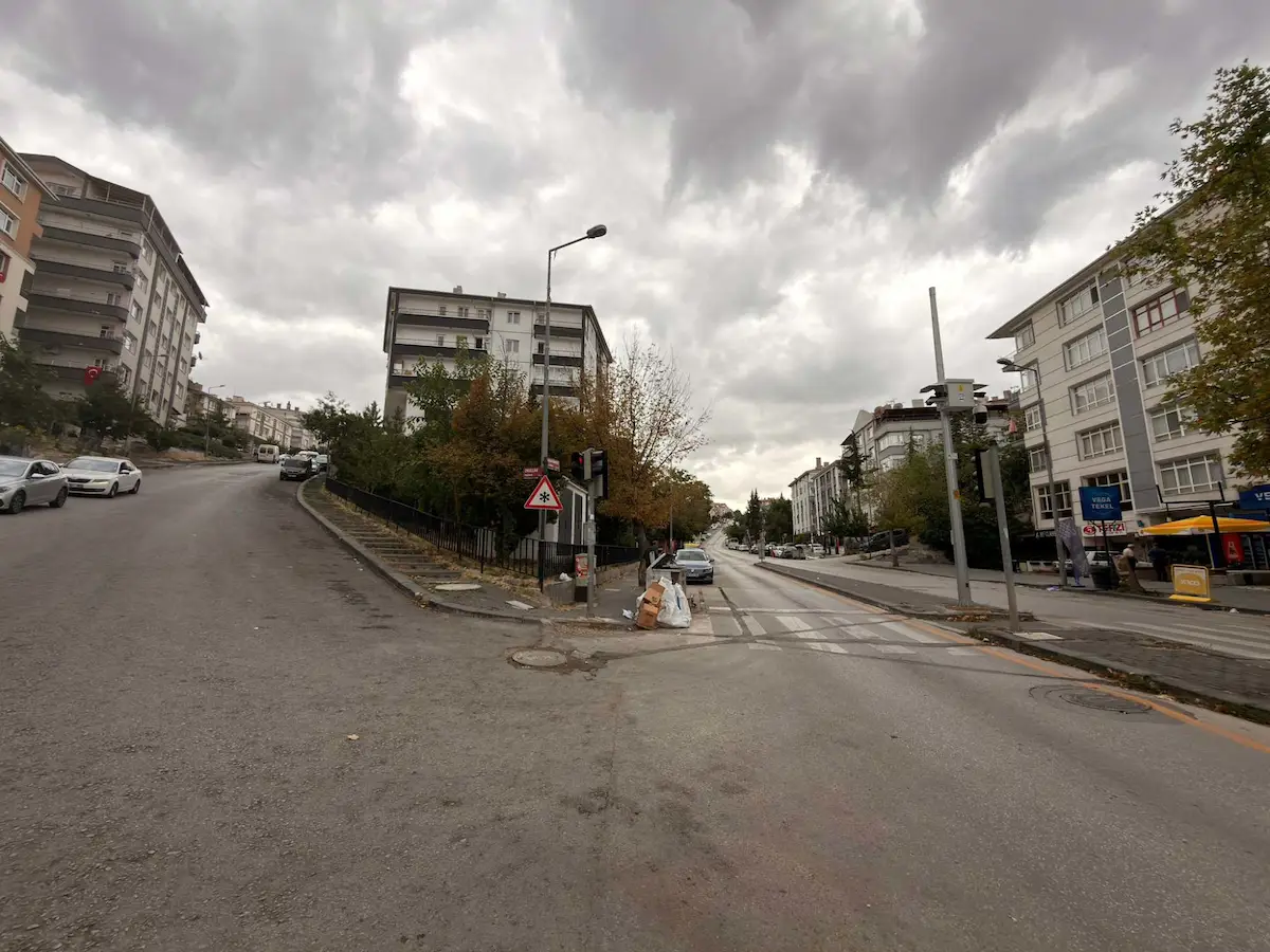 MEHTAP MAHALLESİ 2+1 CADDE ÜZERİ SATILIK DAİRE