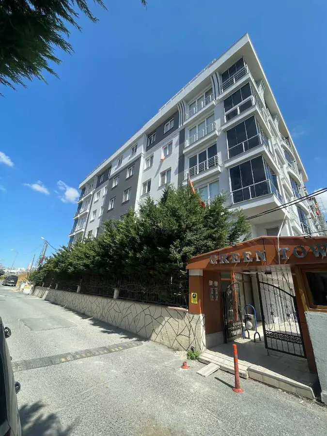 BÜYÜKÇEKMECE CREEN TOWN DA EBEVEYN BANYOLU SATILIK 3+1 DAİRE