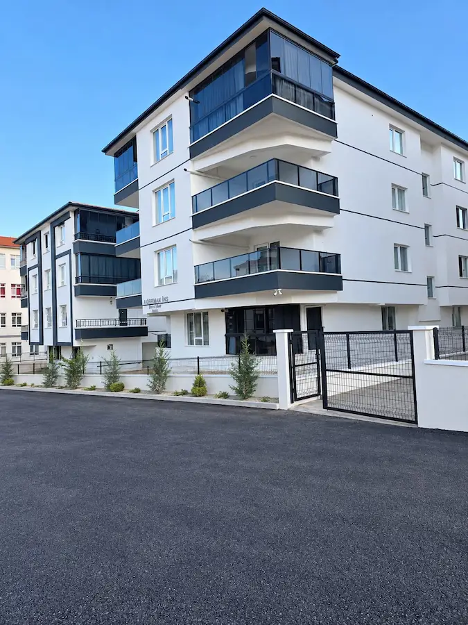 SINCAN YENIKENT'TE 2+1, GIRIŞ KAT, 75M² SATILIK DAIRE