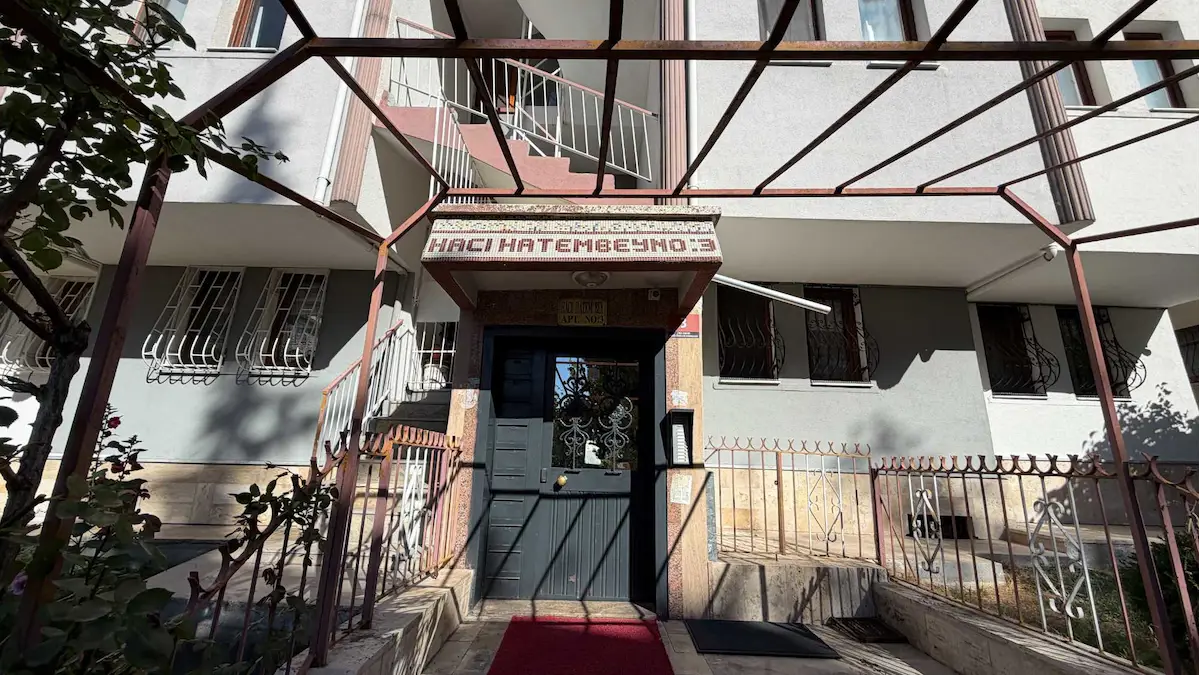 ÖVEÇLER'DE BAKIMLI 3+1 KİRALIK DAİRE