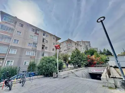 BATIKENT KENTKOOP HUKUKÇULAR SİTESİ’NDE METROYA KOMŞU, ARA KAT 3+1 SATILIK DAİRE