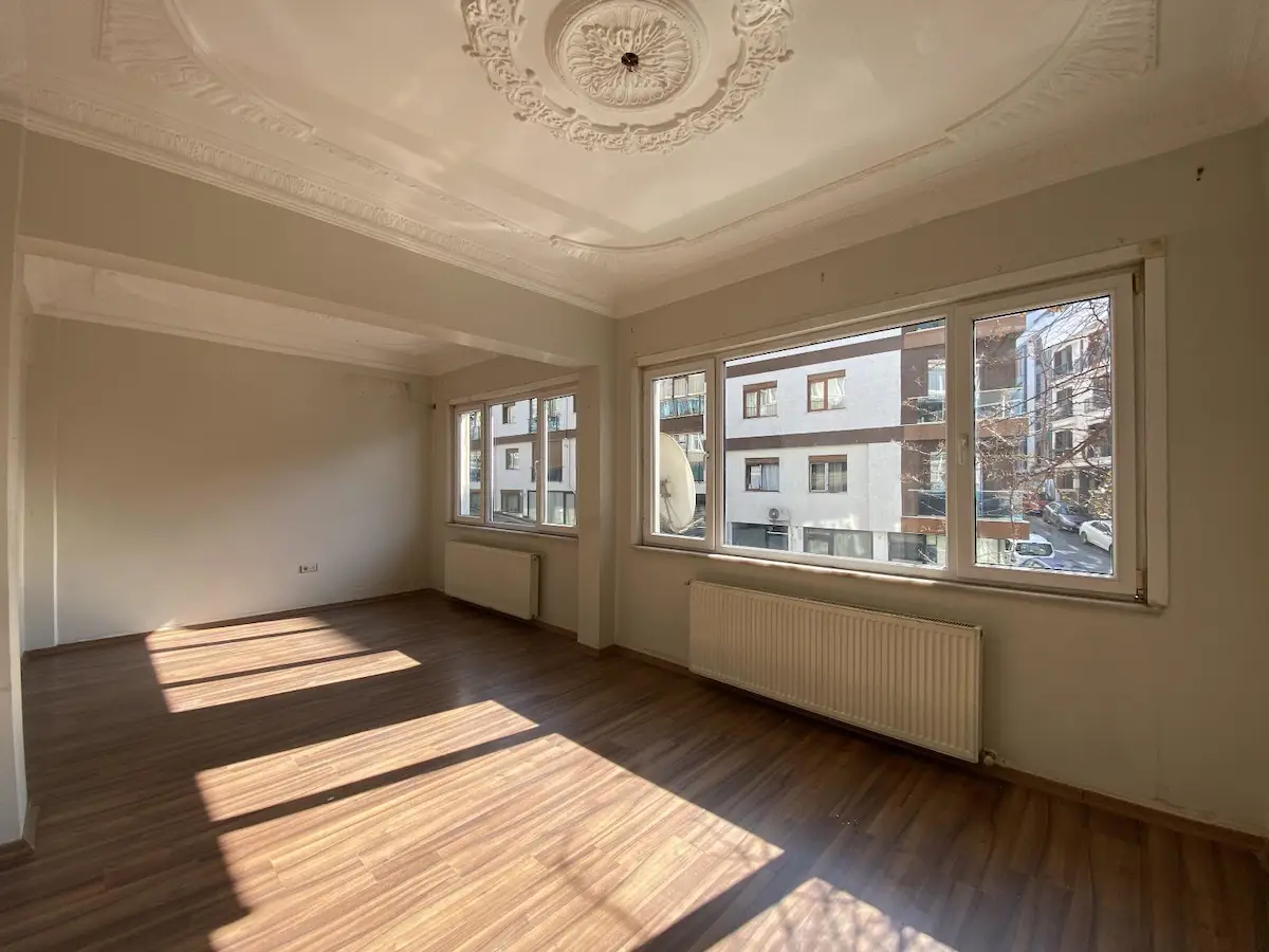 SELİMİYE İSKELE CADDESİNDE GENİŞ KULLANIMLI 2+1 KİRALIK DAİRE