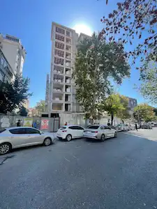 BOSTANCI'NIN MERKEZI'NDE MARMARAY YANI SAHILE 2 DK SATILIK 3+1