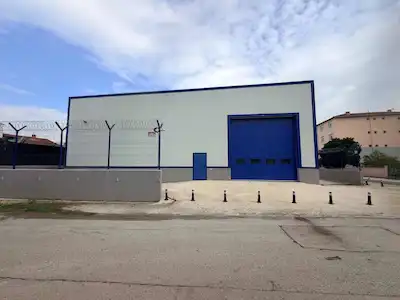 FORD OTOSANA 250 M MESAFDE 899 M2 KULLANIM ALANLI KIRALIK DEPO