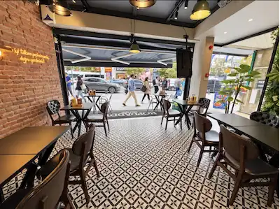 ŞİŞLİ MERKEZDE HAZIR KURULU LÜKS DEVREN KİRALIK RESTORAN